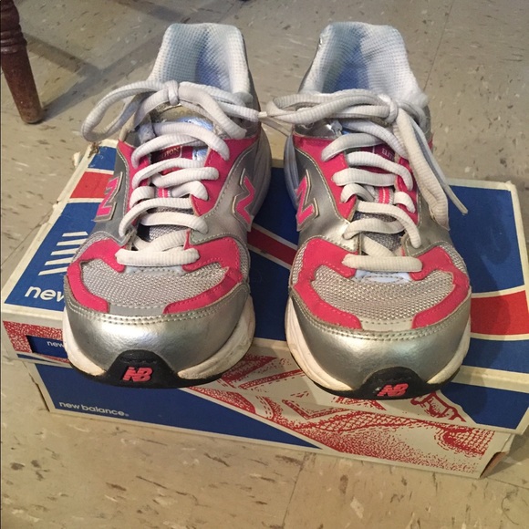 New Balance sneakers - Picture 2 of 5